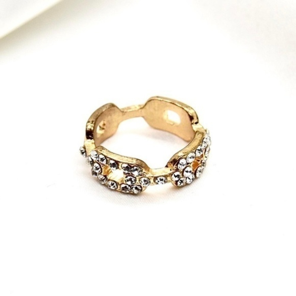 Rhinestone Chain Ring - Picture 4 of 4